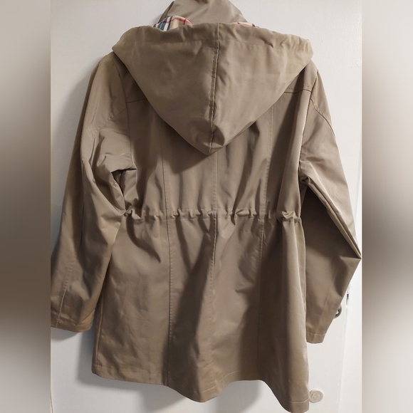 Waterproof Women's Beige Hooded Jacket - Raincoat Outdoor Windbreaker - Picture 5 of 13